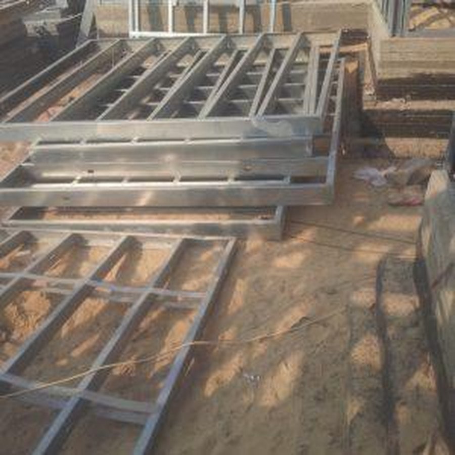 LGSF floor joists with steel decking